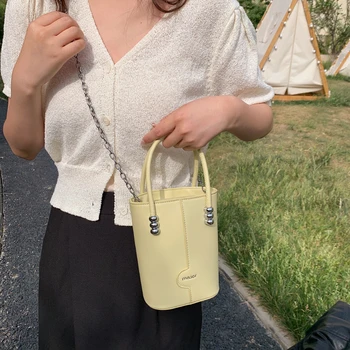 Модерен мини-чанти през рамо от изкуствена кожа за жени 2023, брандираната дизайнерска чанта през рамо, Луксозни дамски чанти от веригата и портмонета